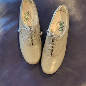 SAS Comfort Leather Shoes in Bone